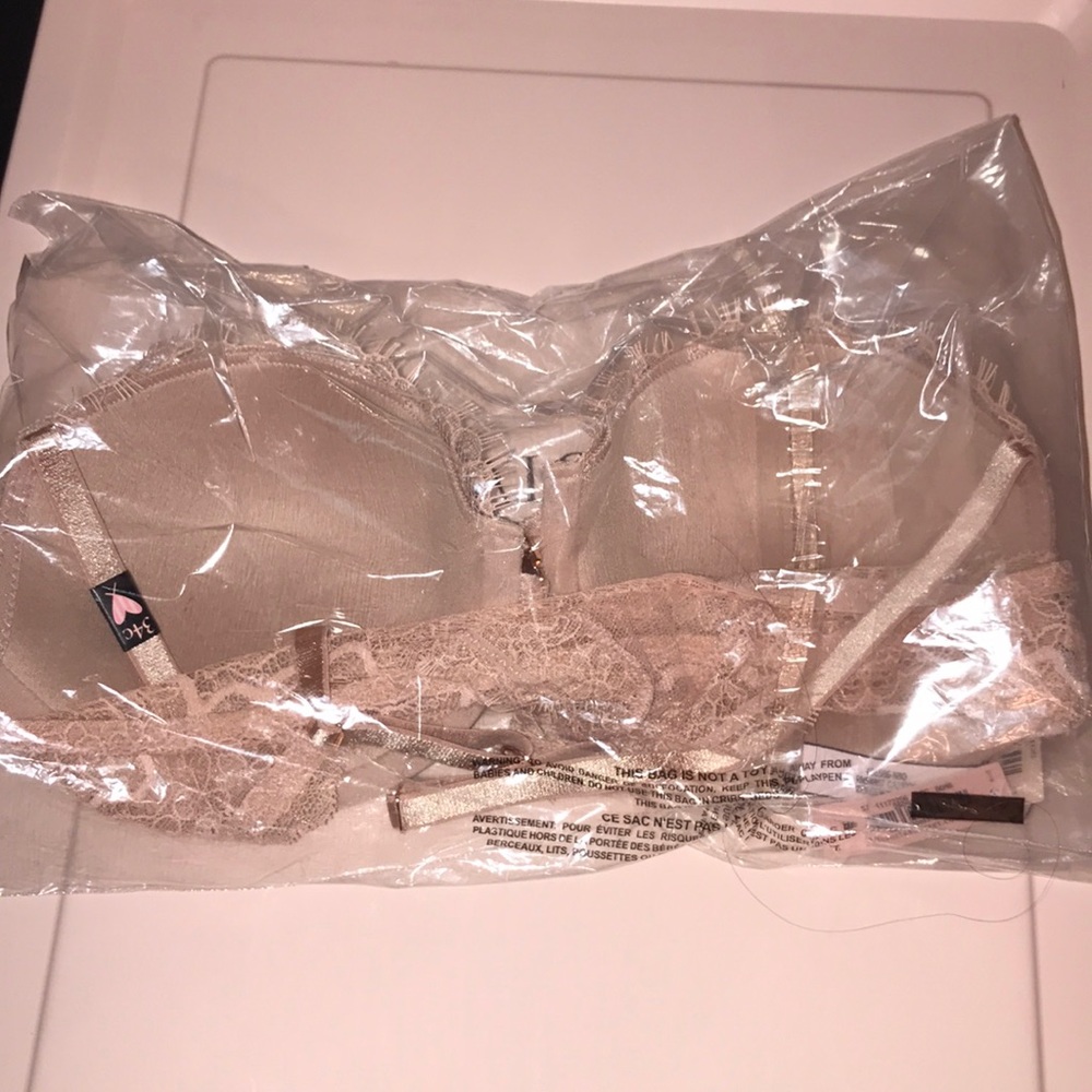 VS DREAM ANGELS Lightly Lined Demi Bra Soft pink NWT - Picture 6 of 9